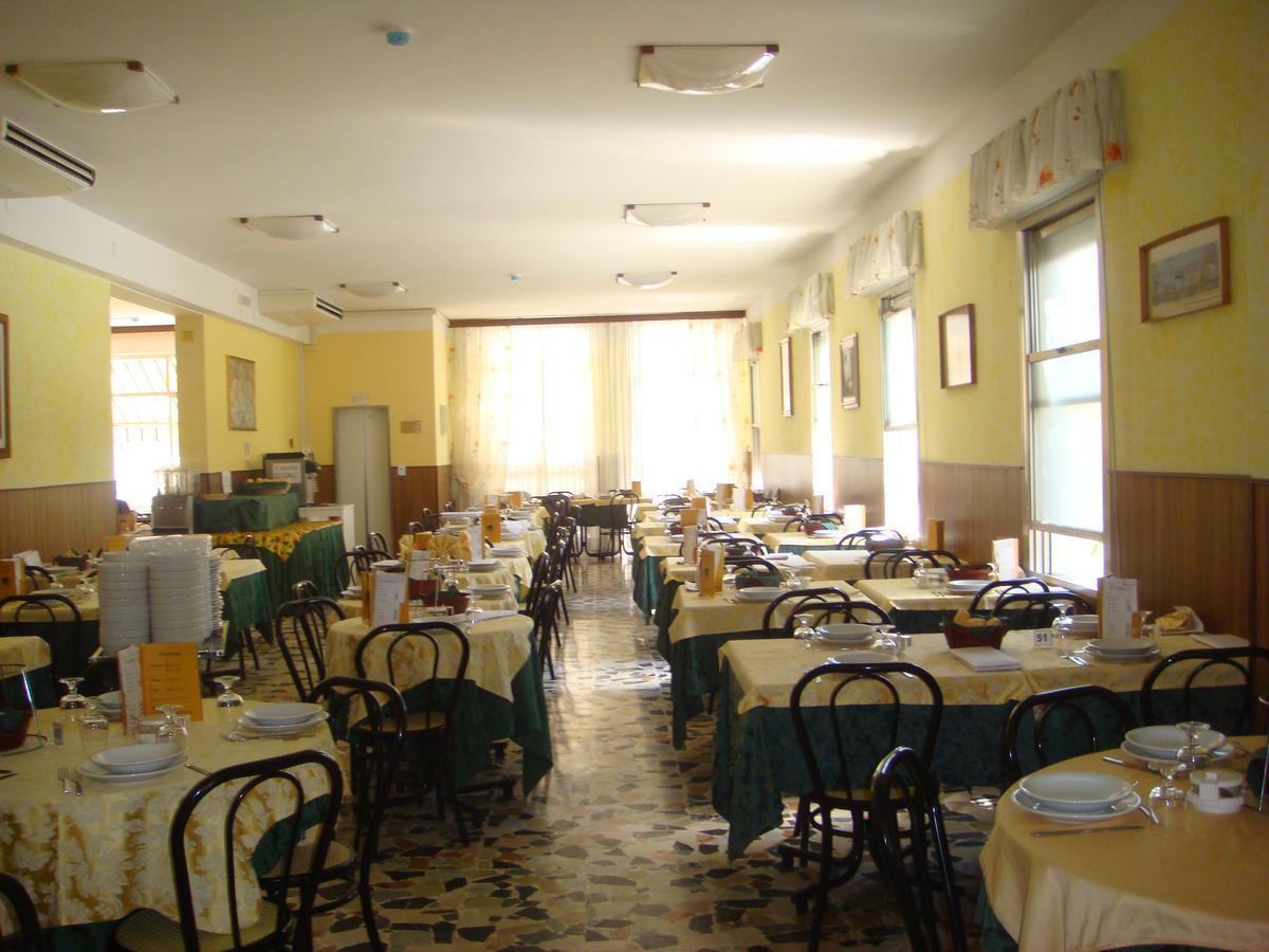 Hotel Moroni Rimini Eksteriør billede