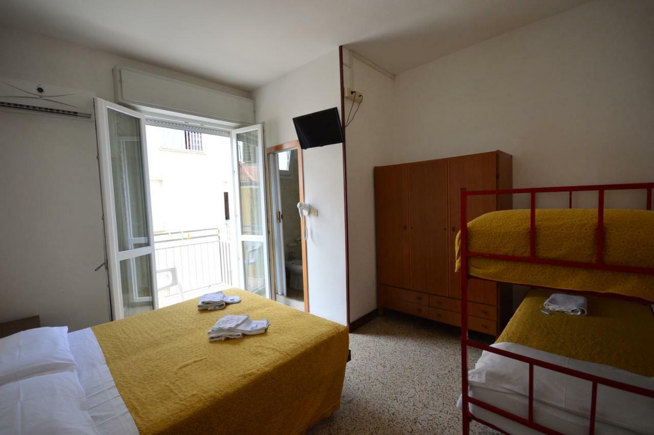 Hotel Moroni Rimini Eksteriør billede